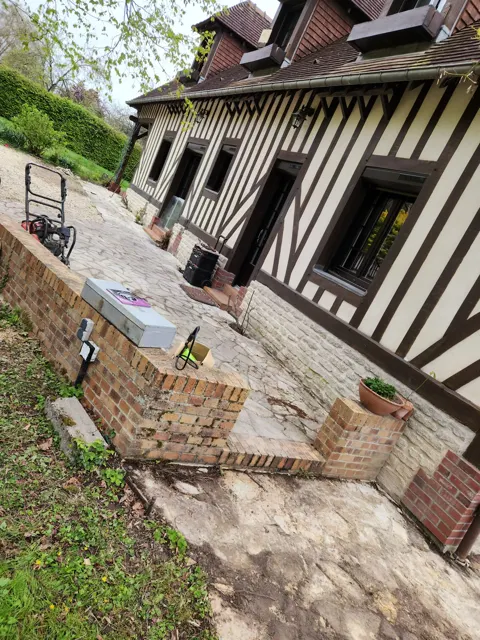 Vue de chantier le long de la façade