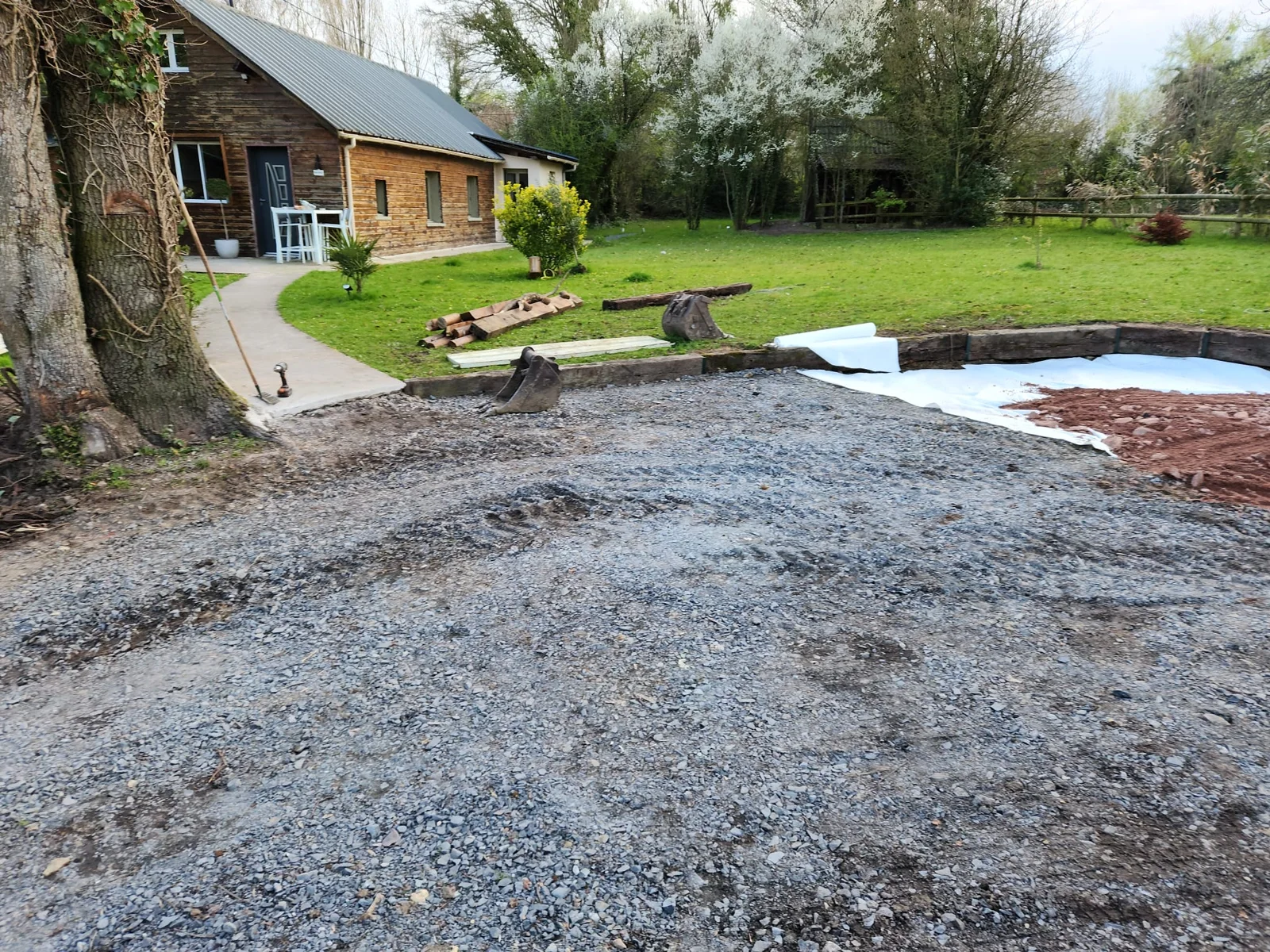 Couches de matériaux en cours de préparation avant finition